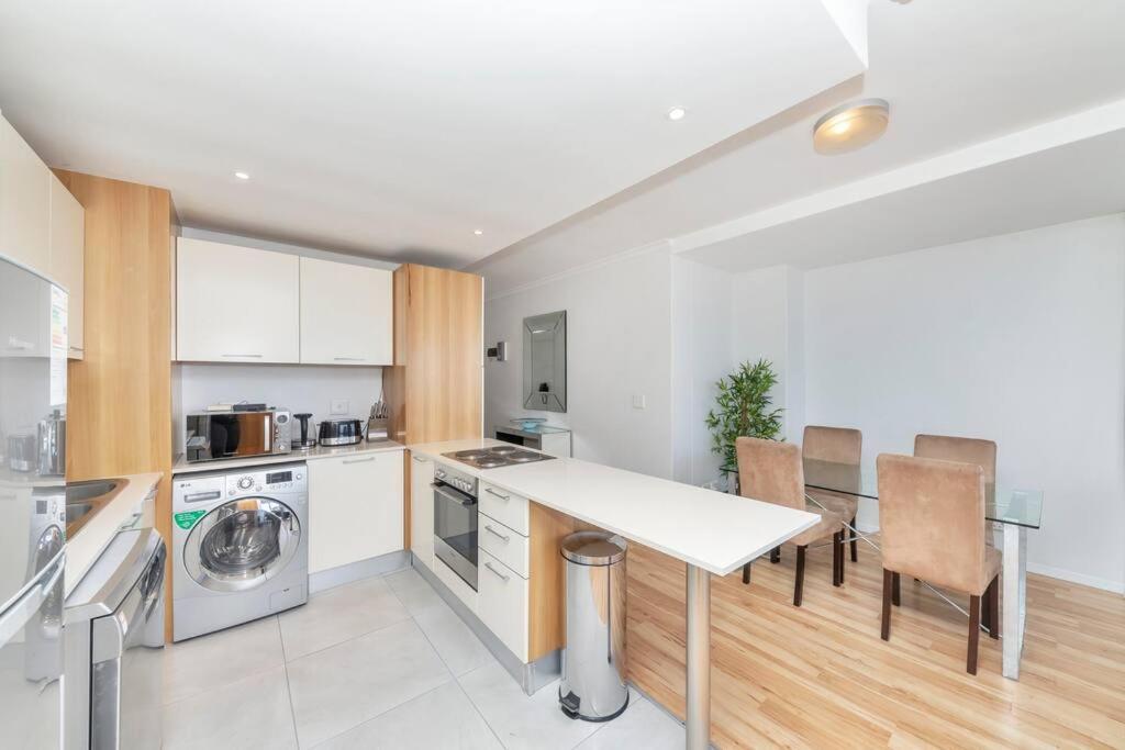 Horizon Bay 1306 Beachfront Bloubergstrand By Hmh * Cape Town
