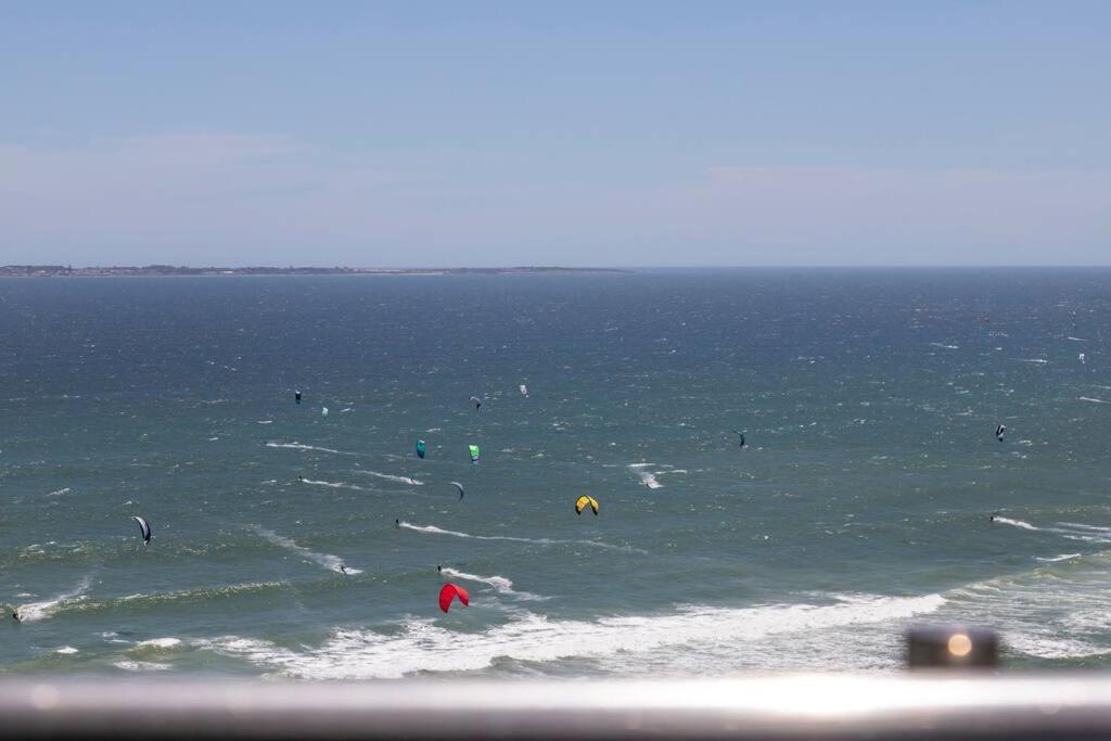 Apartment Horizon Bay 1306 Beachfront Bloubergstrand By Hmh Cape Town