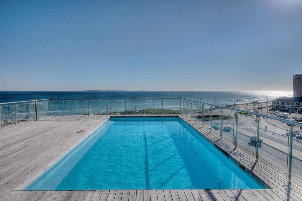 Apartment Horizon Bay 1306 Beachfront Bloubergstrand By Hmh