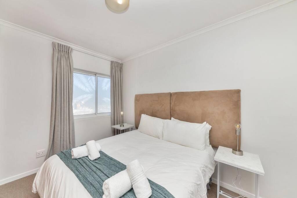 Apartment Horizon Bay 1306 Beachfront Bloubergstrand By Hmh