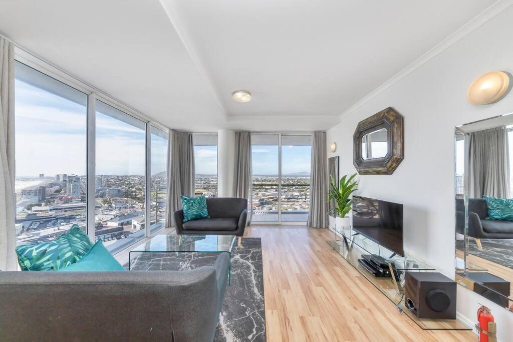 Apartment Horizon Bay 1306 Beachfront Bloubergstrand By Hmh *